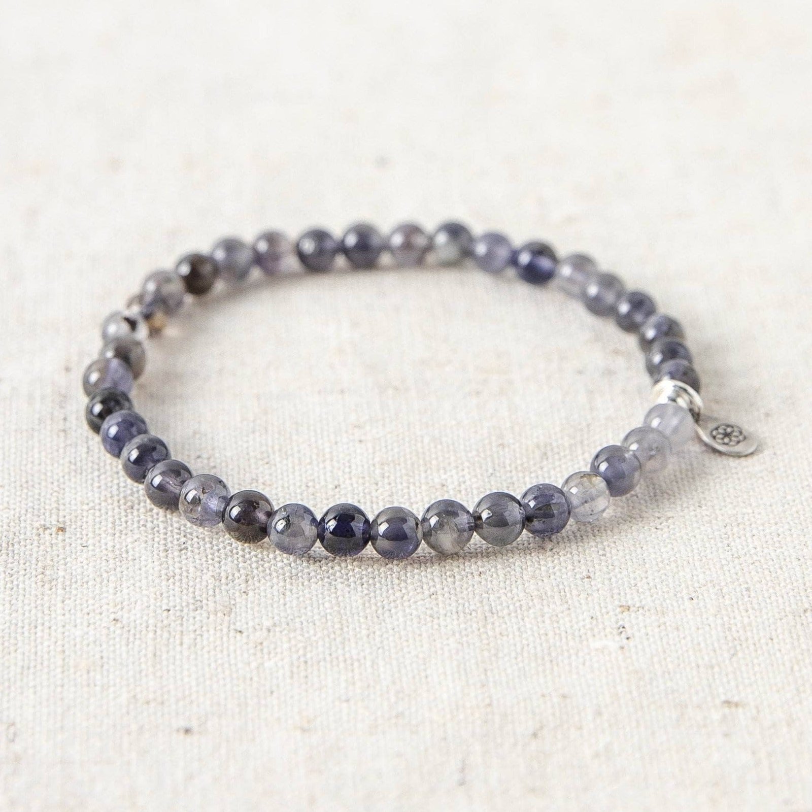 SP_TinyRituals_4059.jpg Iolite Energy Bracelet:圖片 1