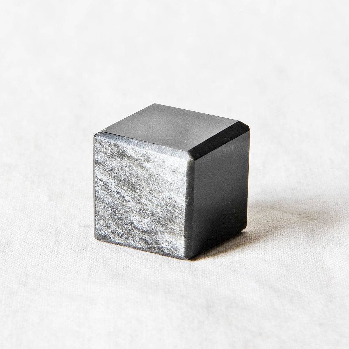 StudioSession-38510-3.jpg Silver Obsidian Cube:圖片 1